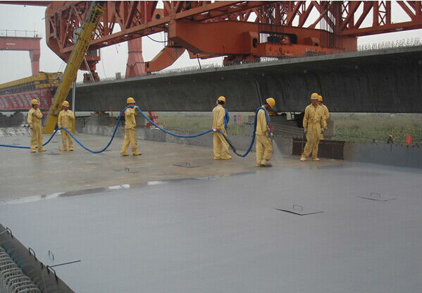 聚脲防水涂料在混凝土铁路面喷涂施工应用